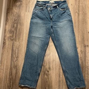 Abercrombie & Fitch 90’s straight Ultra high rise jean. Curve love